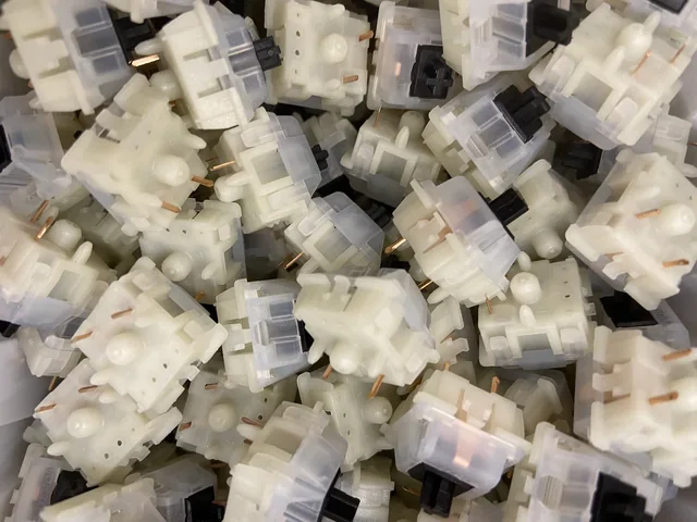 Gateron Black Linear Switch thumbnail 3