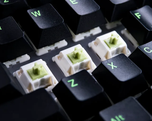 Eclair Green Linear Switches thumbnail 4